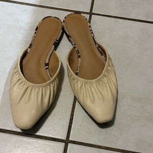Circus by Sam Edelman Cream Ruched Pointed-Toe Slip-On Mules
